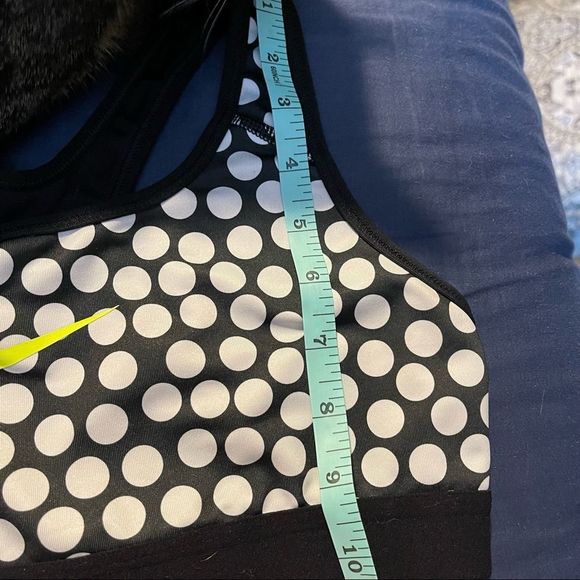 ✨Black and White Nike Dri-fit Polkadot Sports Bra ✨ - Picture 7 of 7